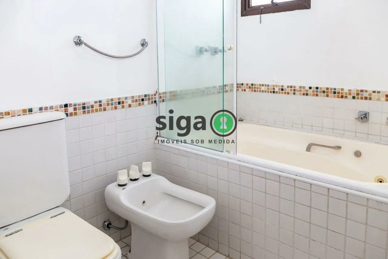 Imagem VENDE no Morumbi (Vila Suzana) Apartamento com 3 suítes, 4 Vagas + Depósito