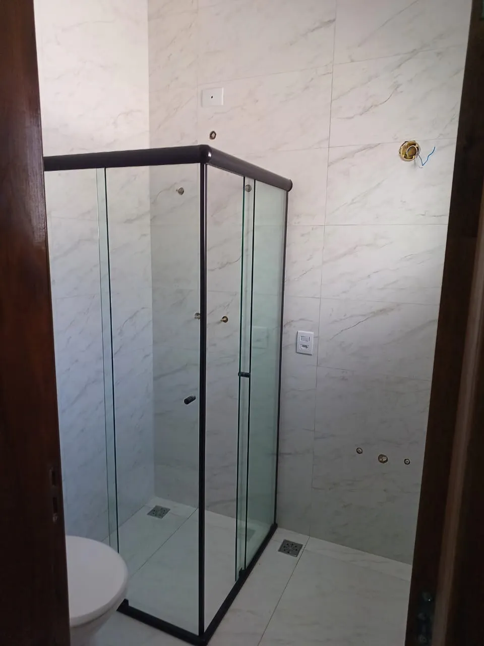 Imagem Casa de Luxo em Condomínio na Aparecidinha, Sorocaba-SP: 3 Quartos, 3 Suítes, 4 Vagas - 181m² - Venda ou Locação