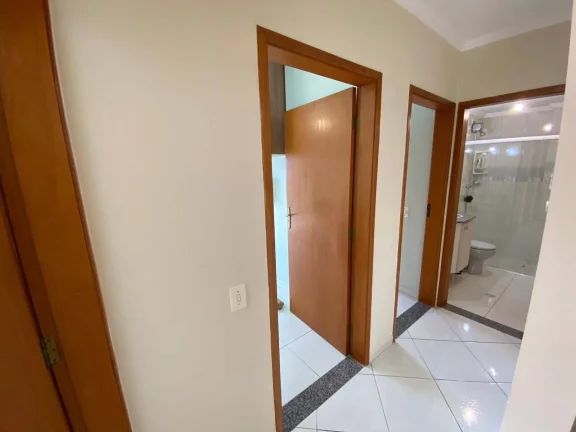 Imagem Apartamento 3 dormitórios na quadra da praia no Campo da Aviação