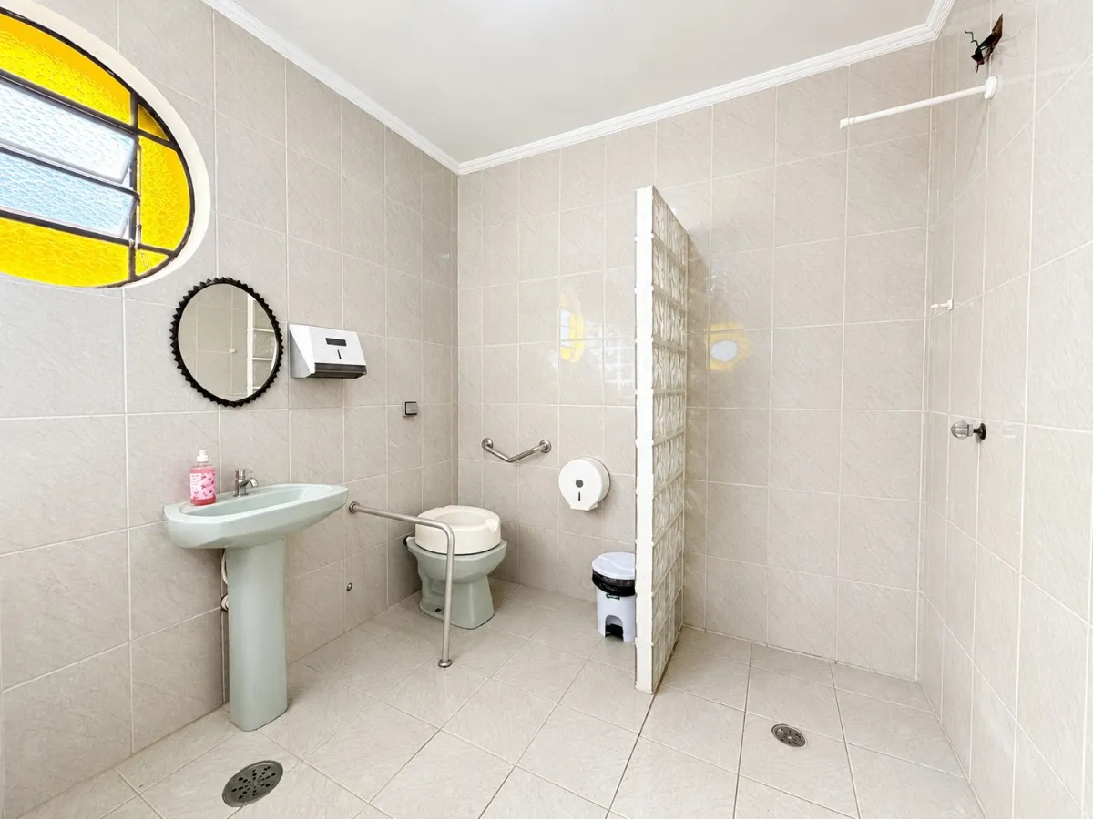Imagem Casa comercial para venda em Suíssa, 470m2