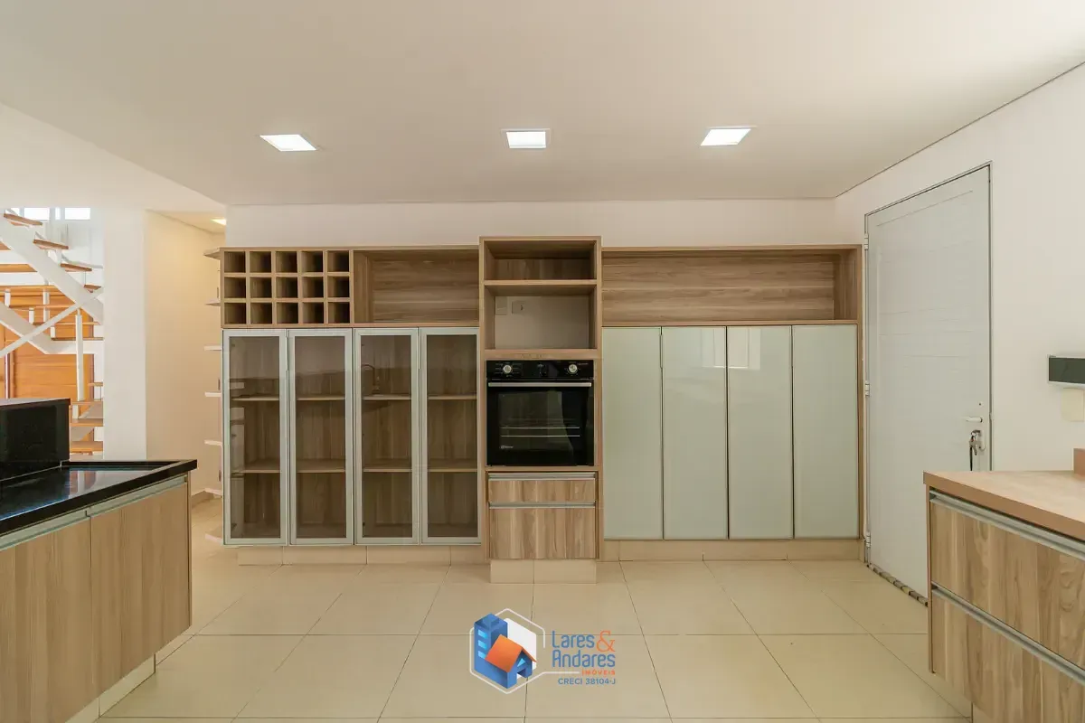 Imagem Casa para venda em Mirandópolis com 4 quartos, sendo 4 suítes, 405m²