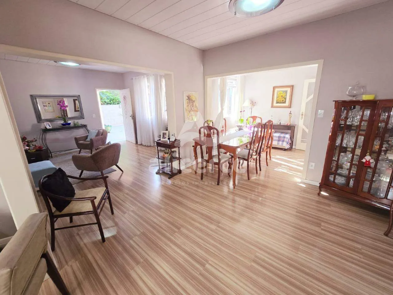 Imagem Se você busca espaço, conforto e ótima localização, essa casa é perfeita para você!