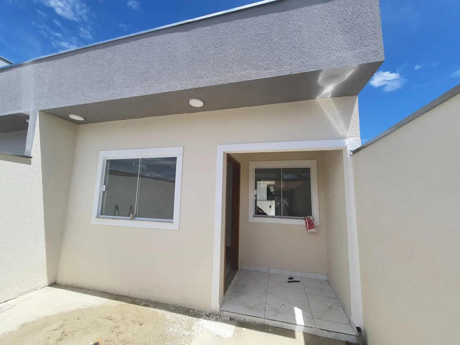 Foto do imóvel Casa à venda 2 Quartos, 1 Suite, 2 Vagas, 66M², Residencial Estoril, Taubaté - SP