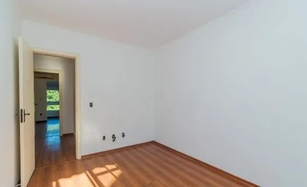 Imagem Casa em Condomínio em Ipanema de 3 dormitórios e 2 vagas DESOCUPADA