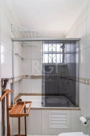 Imagem Apartamento 100m² no bairro Farroupilha - semi mobiliado, 3 dormitórios, 1 suíte e 1 vaga