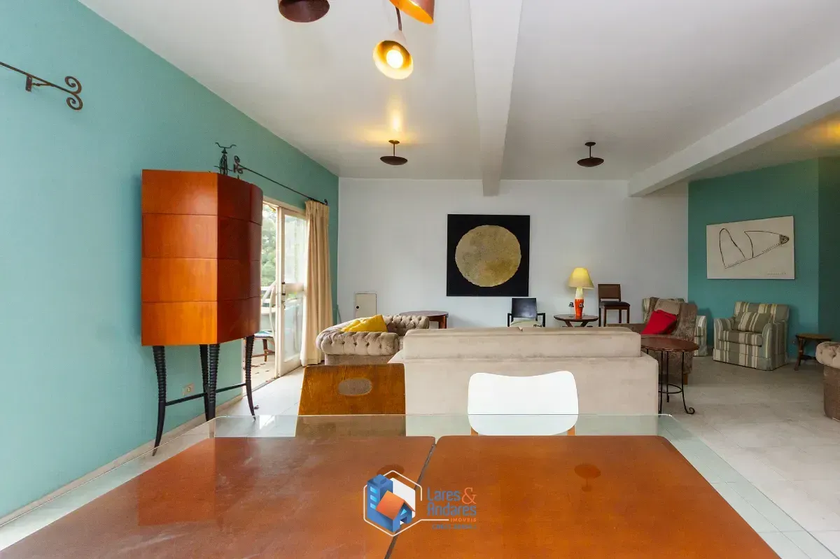 Imagem Casa para venda em Vila Morse com 9 quartos, sendo 3 suítes, 643m²