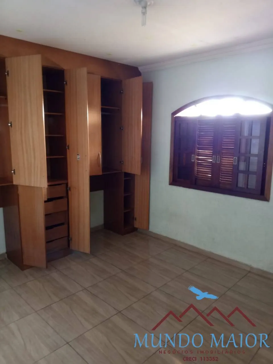 Imagem Casa assobradada com piscina e salao comercaial /Aceita permuta - 290m2!!!