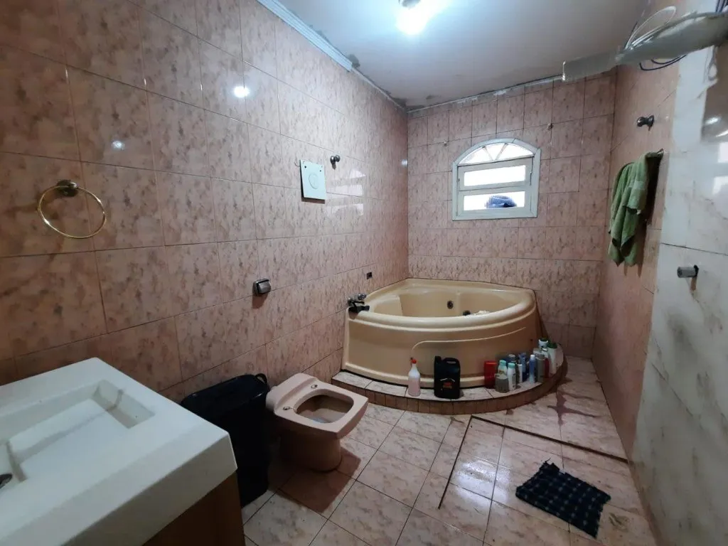 Imagem Casa para locação em Santo André-SP: 3 quartos, 1 suíte, 3 banheiros, 4 vagas de garagem, Jardim Silvana - 100m².
