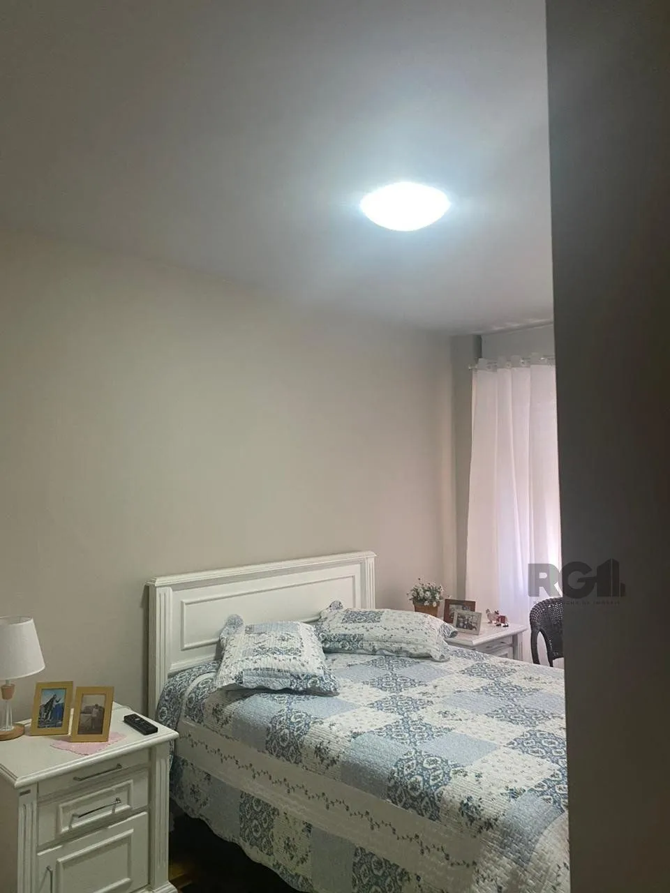 Imagem Vende-se apartamento impecável de 2 dormitórios