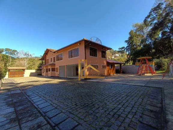 Imagem Casa com terreno plano de 3.850m² 6 quartos (3 suítes) - À 15 minutos do centro de Teresópolis