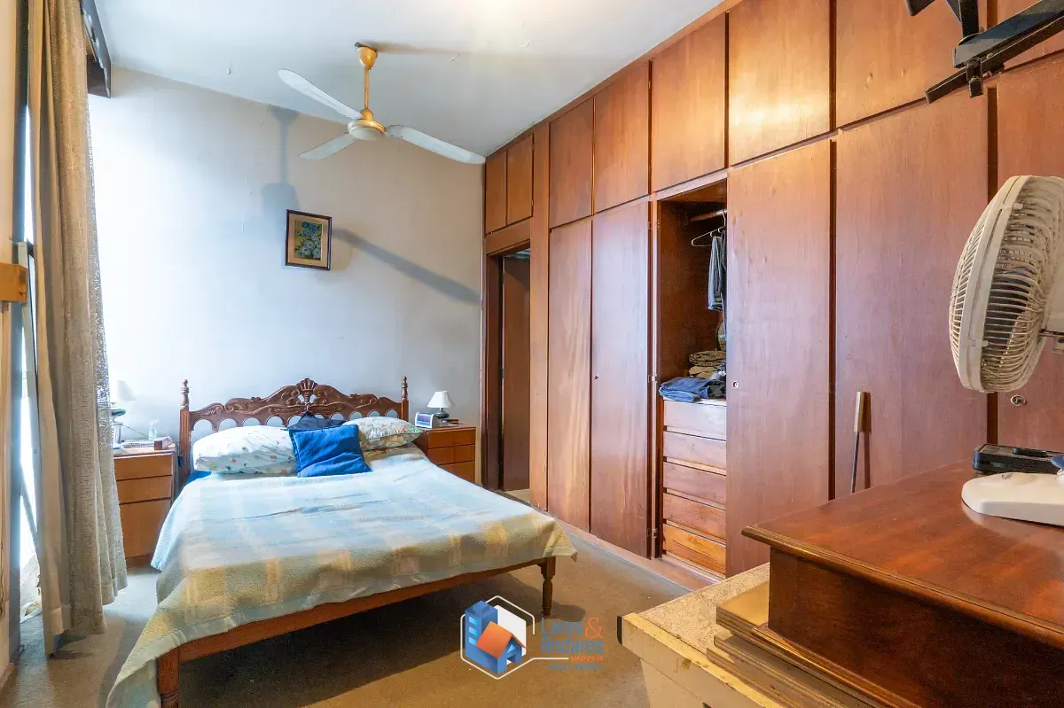 Imagem Casa para venda em Moema com 3 quartos, sendo 3 suítes, 330m²