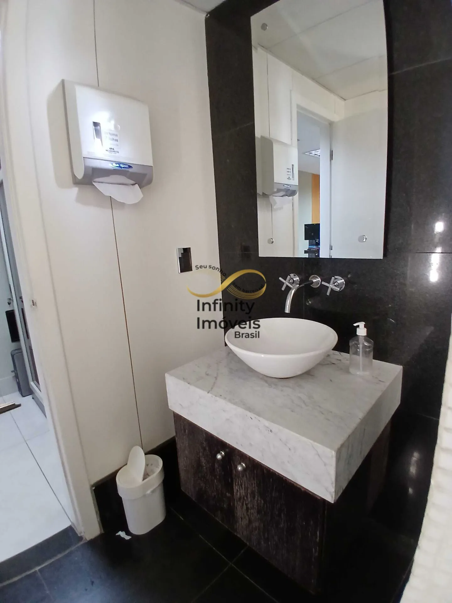 Imagem Sala comercial à venda no bairro Savassi - Belo Horizonte/MG