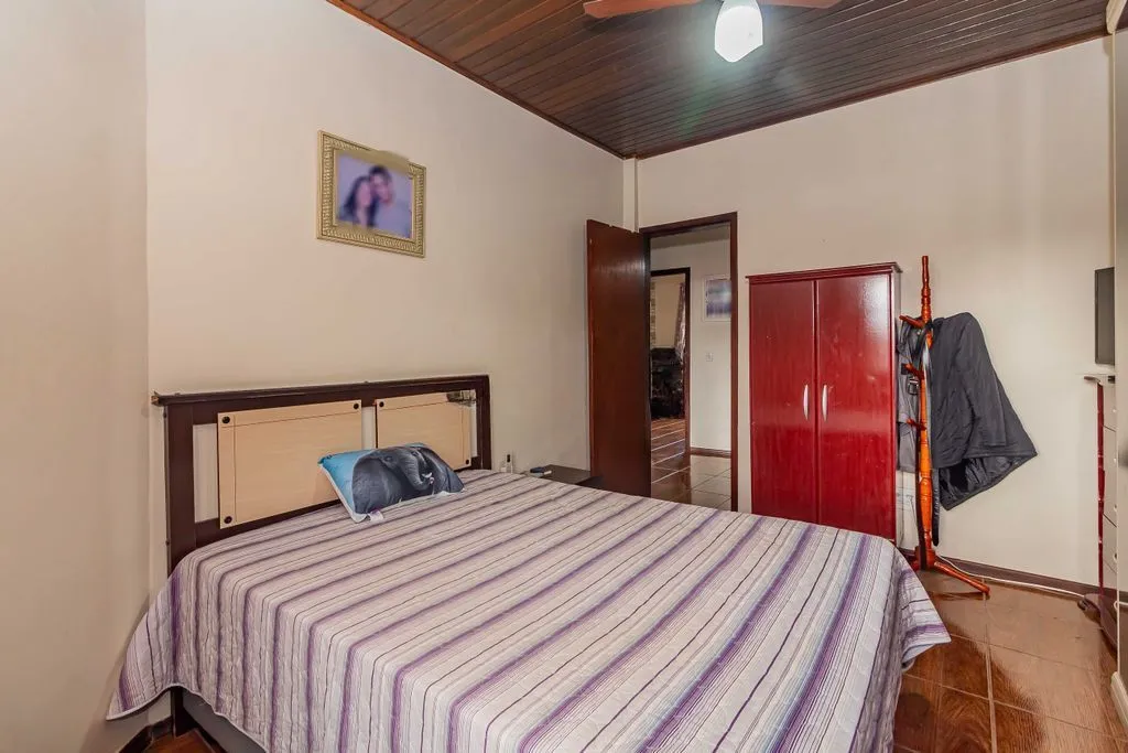 Imagem Casa de 3 dormitórios à venda Bairro Rubem Berta - Porto Alegre