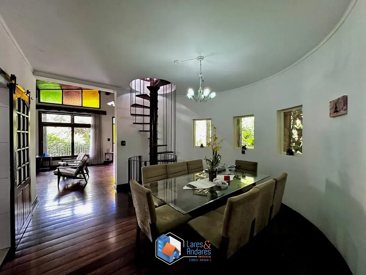 Imagem Casa para venda em Interlagos com 4 quartos, sendo 2 suítes, 380m²