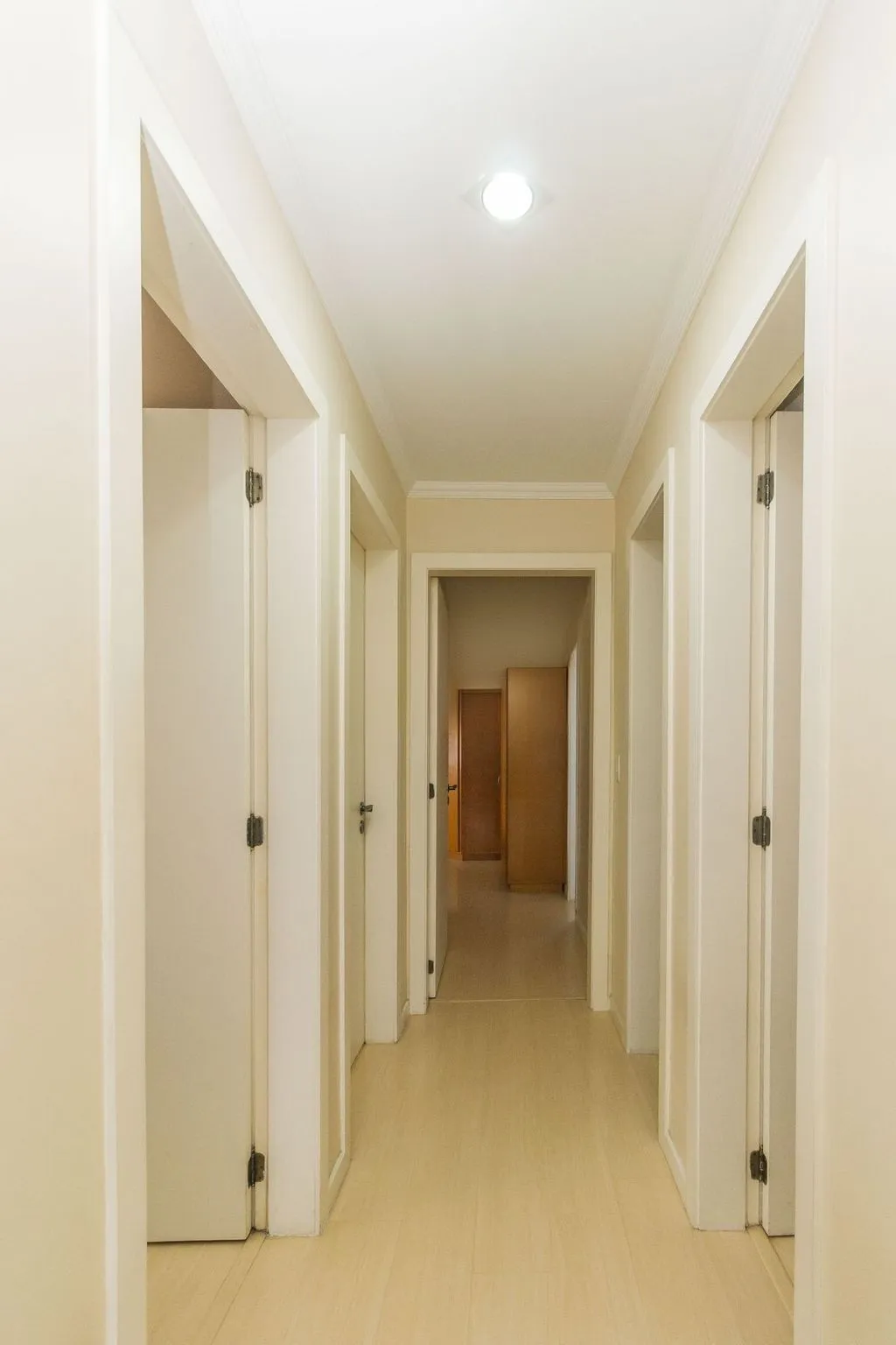 Imagem Apartamento de 3 dormitórios no bairro Jardim Itu Sabará - Porto Alegre