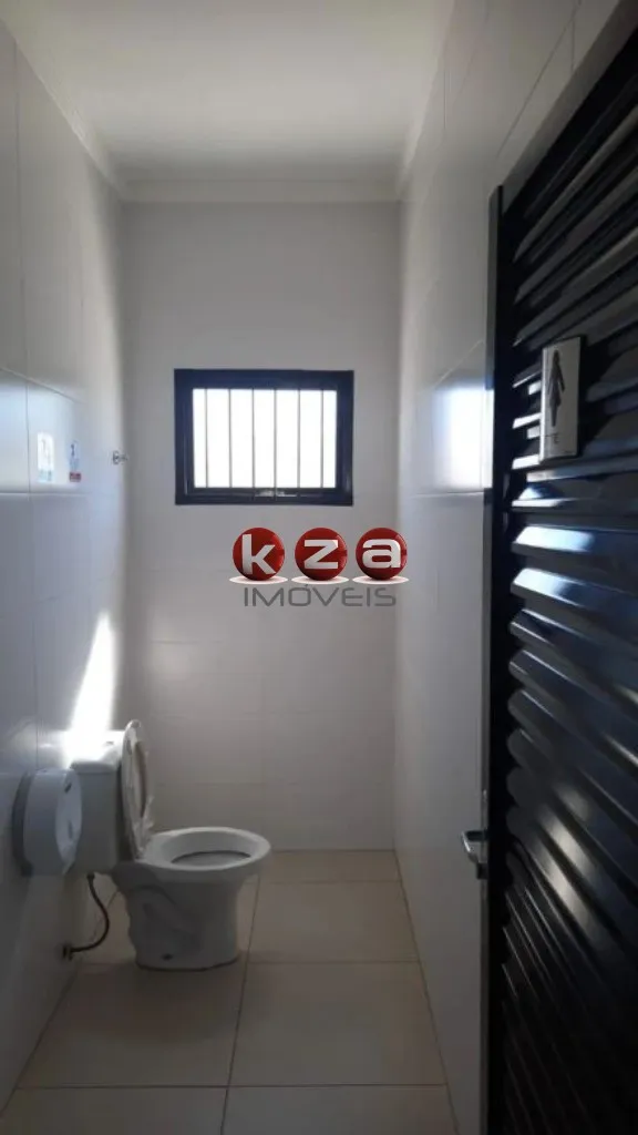 Imagem Barracão Industrial para Locação em Valinhos-SP, Loteamento Nova Espírito Santo: 1 sala, 3 banheiros, 3 vagas, 300m².