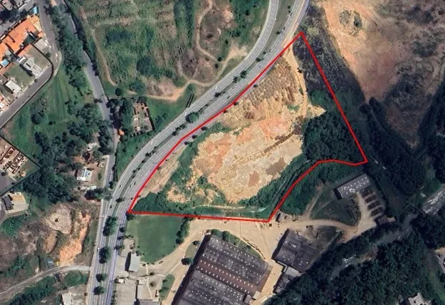 Imagem Área de 32.000m² à Venda na Marginal Dom Aguirre (Marginal do Rio Sorocaba)