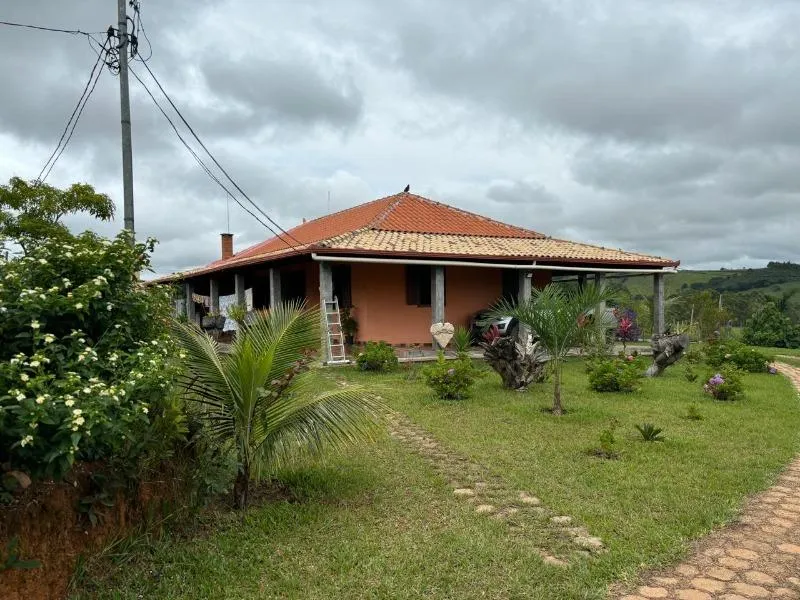Imagem Vende-se Maravilhoso Sítio em Entre Rios de Minas - com 10 hectares de terra