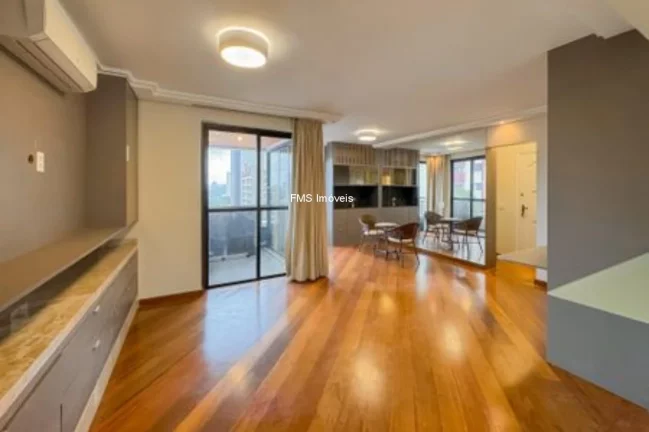 Imagem Apartamento à venda ou locação na Vila Mariana com 3 quartos sendo 1 suíte, 2 banheiros, 3 vagas, 116m²