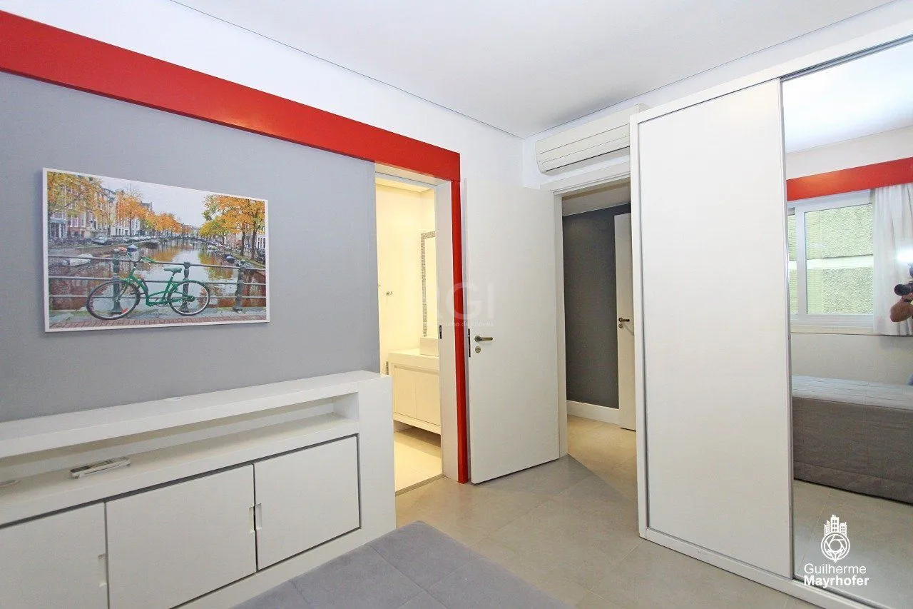 Imagem Cobertura para Venda - 327m², 3 dormitórios, sendo 3 suites, 5 vagas - Petrópolis