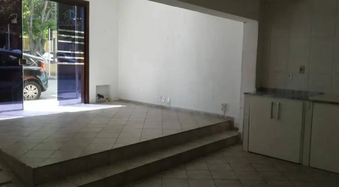 Imagem Espaço Comercial ou Residencial no Centro de Pindamonhangaba - Em frente à