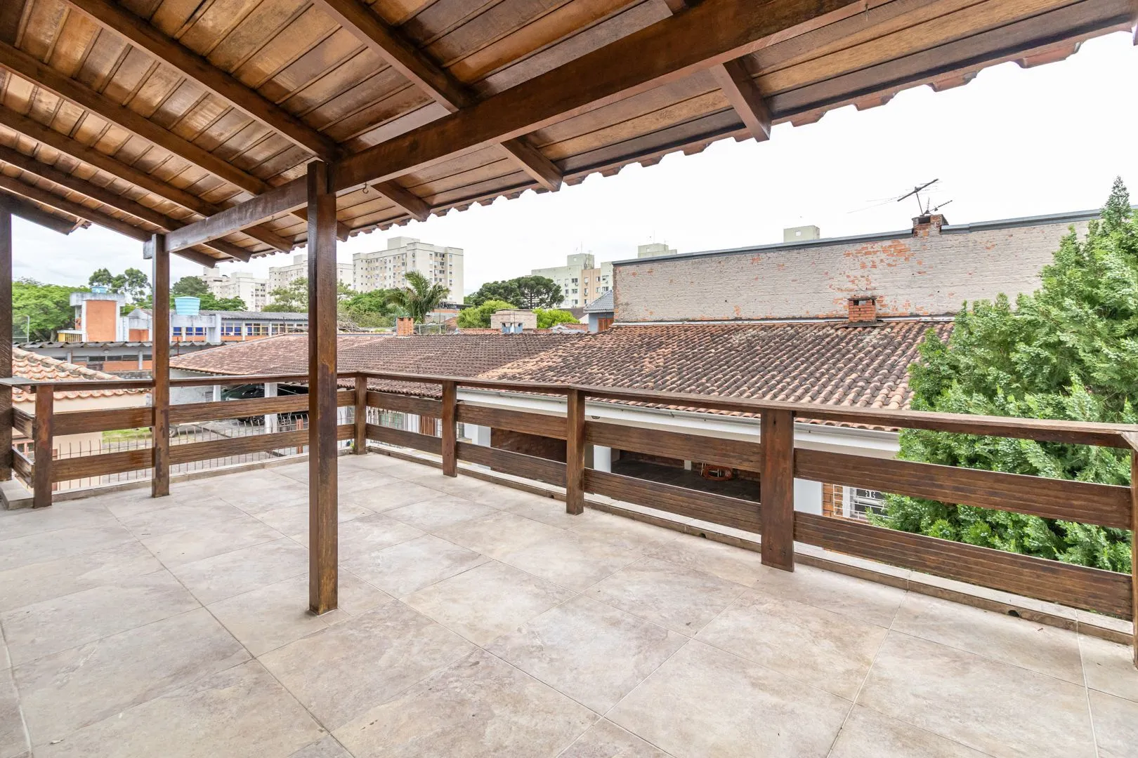 Imagem Casa no bairro Sarandi com 4 dormitórios e 4 vagas