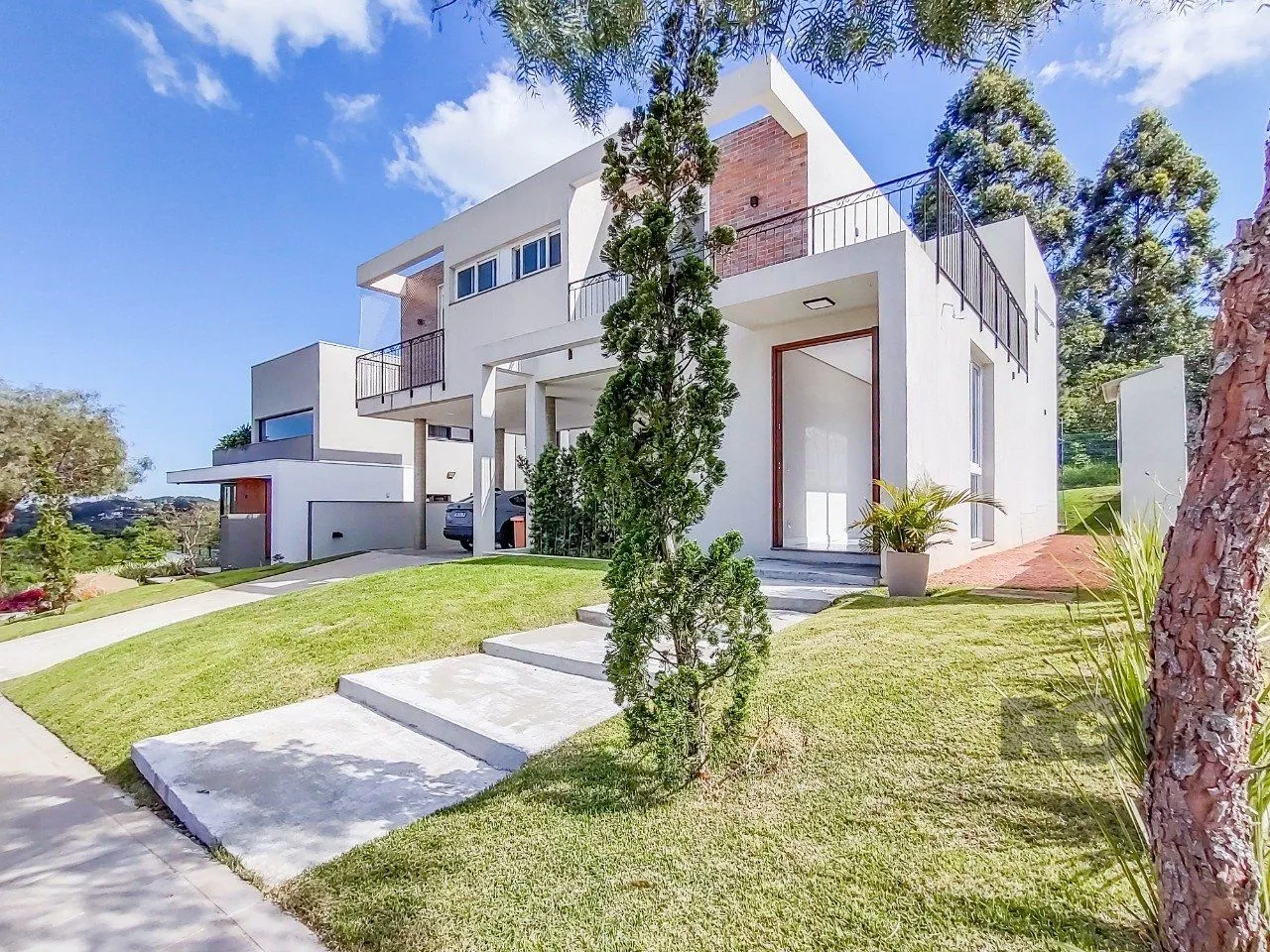 Imagem Casa com 284m² - em terreno de 566m² - Alphaville Porto Alegre