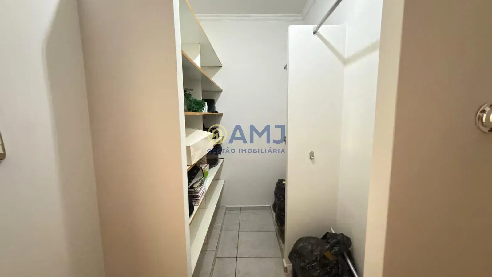 Imagem SOBRADO AMPLO À VENDA | VILA LUCY - GOIÂNIA