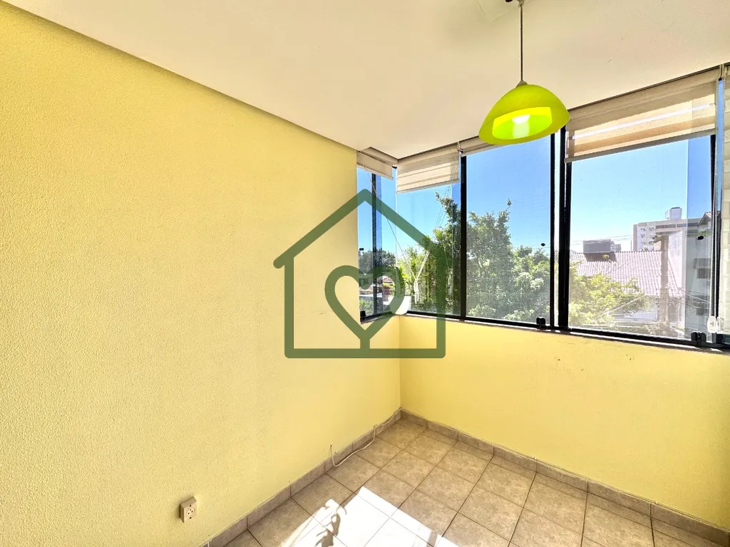 Imagem Apartamento no bairro São Sebastião, 2 quartos um deles suíte, espaçoso, sacada com churrasqueir...