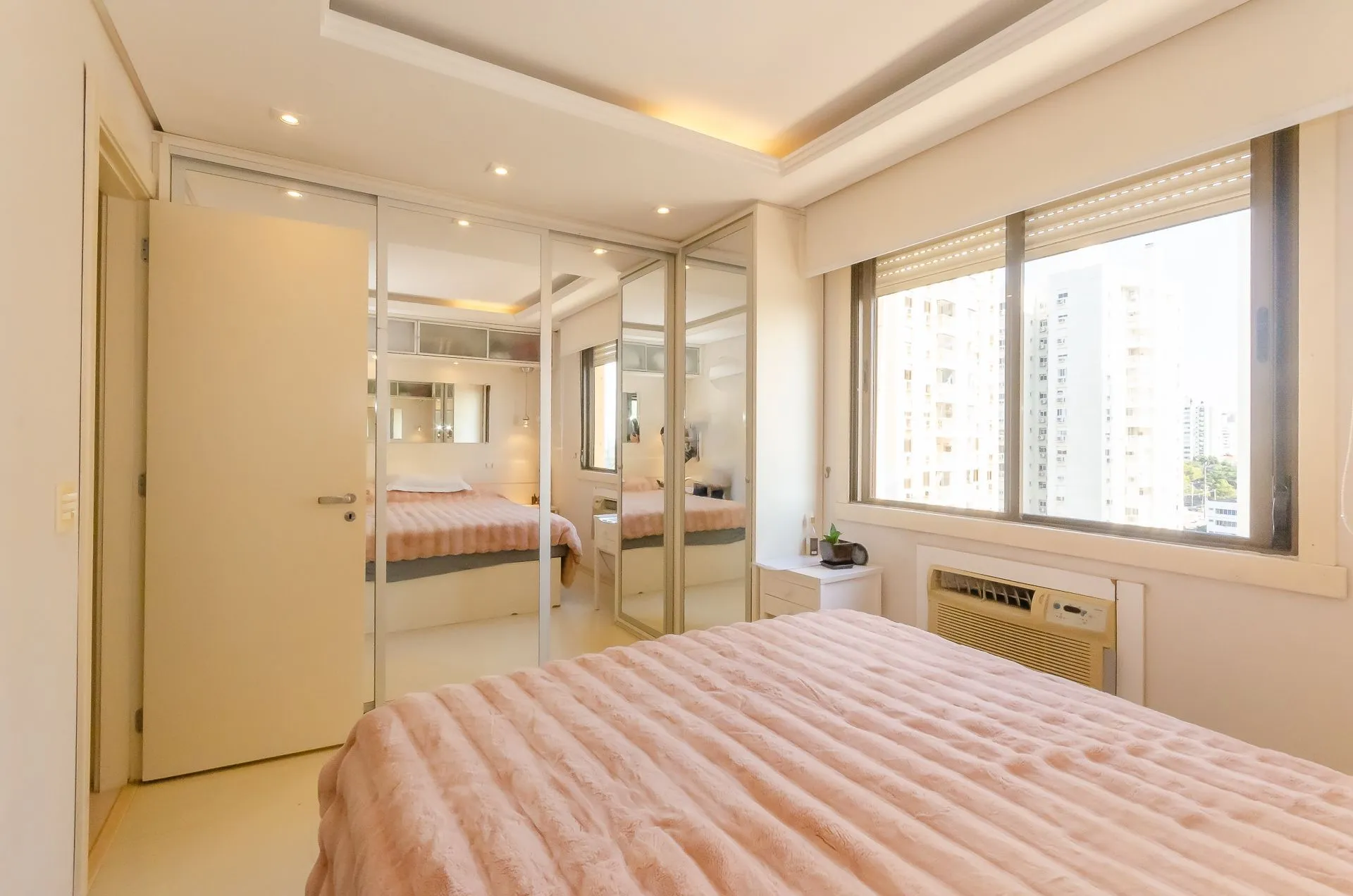 Imagem Santa Barbára Apartamento mobiliado de 3 dormitórios no bairro Passo da Areia