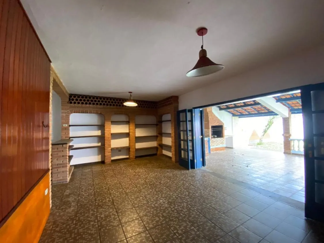 Imagem CASA INCRIVEL A 60 METROS DO MAE A VENDA NO CENTRO