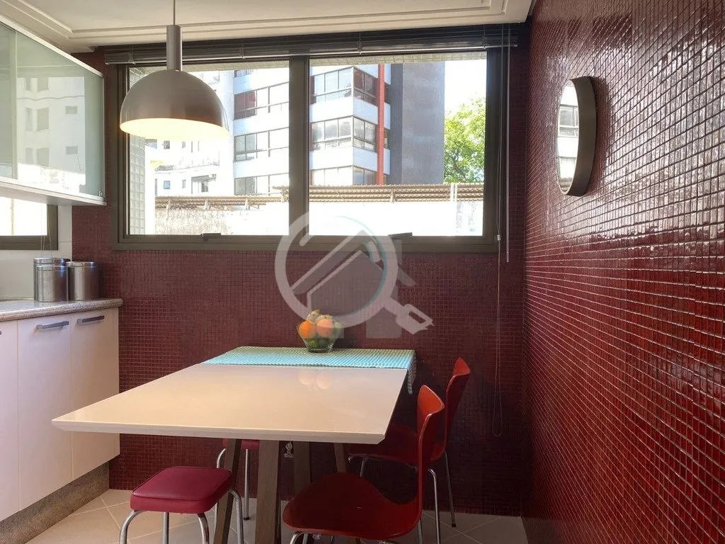 Imagem Apartamento na parte alta do bairro Rio Branco com 243m², 3 suítes, living para 4 ambientes com la...