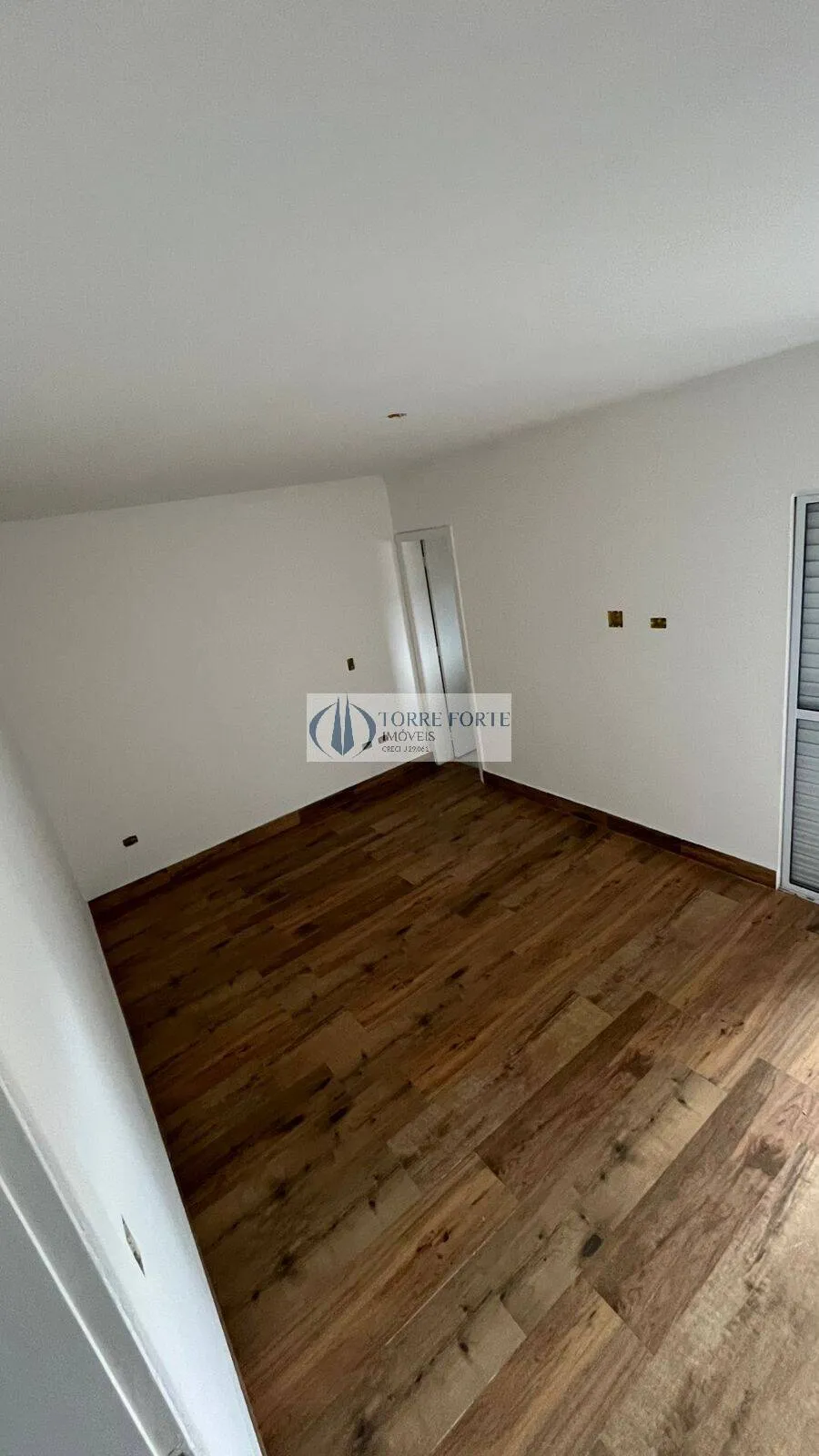 Imagem Casa sobrado novo, com 120m² em rua tranquila na Vila Canero