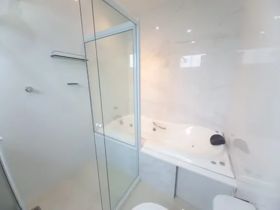 Imagem Casa duplex de alto padrão composta de 3 suítes 3 vagas de garagem na Praia do Morro