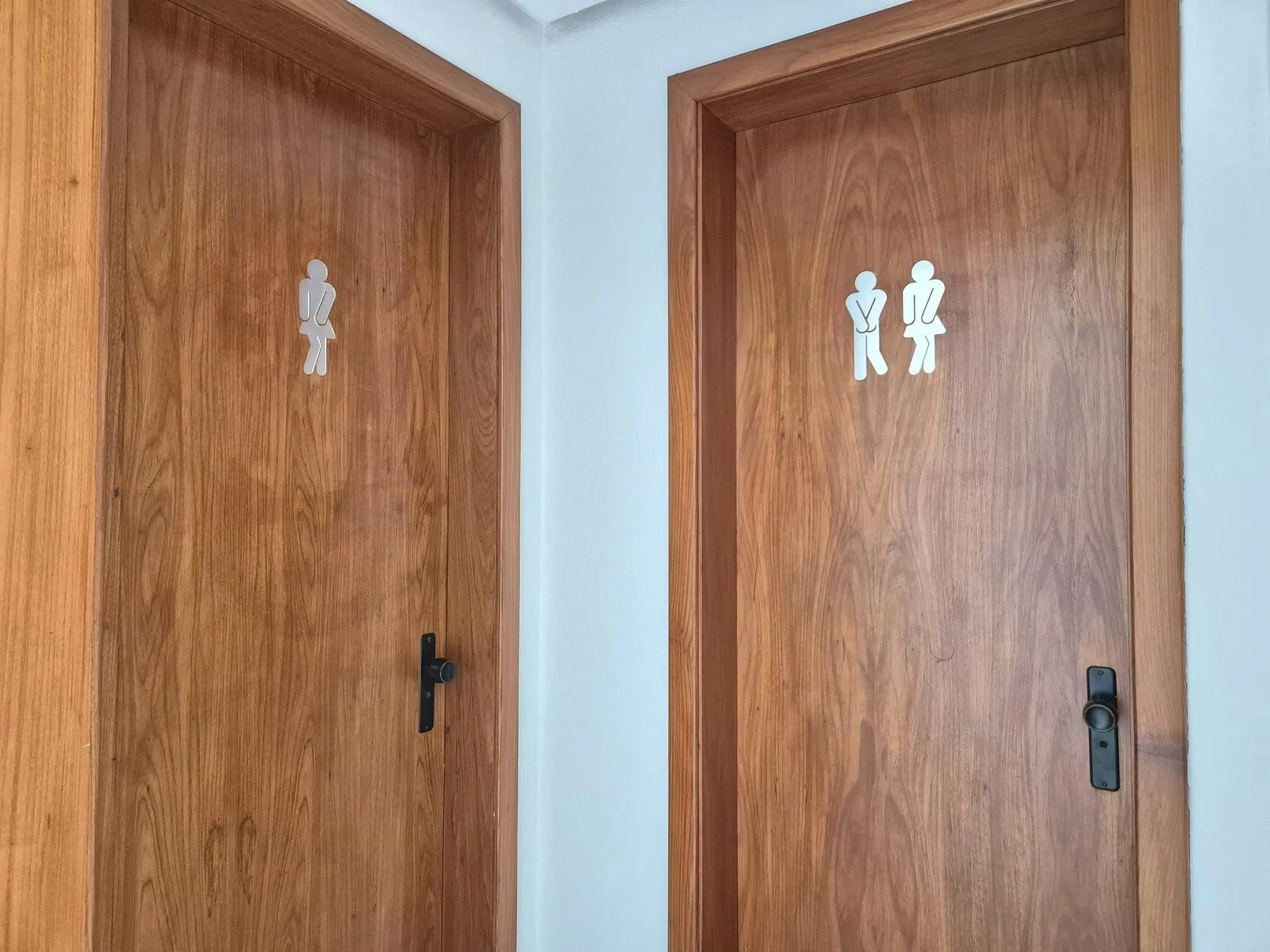 Imagem Sala com 6 divisórias e 2 vagas