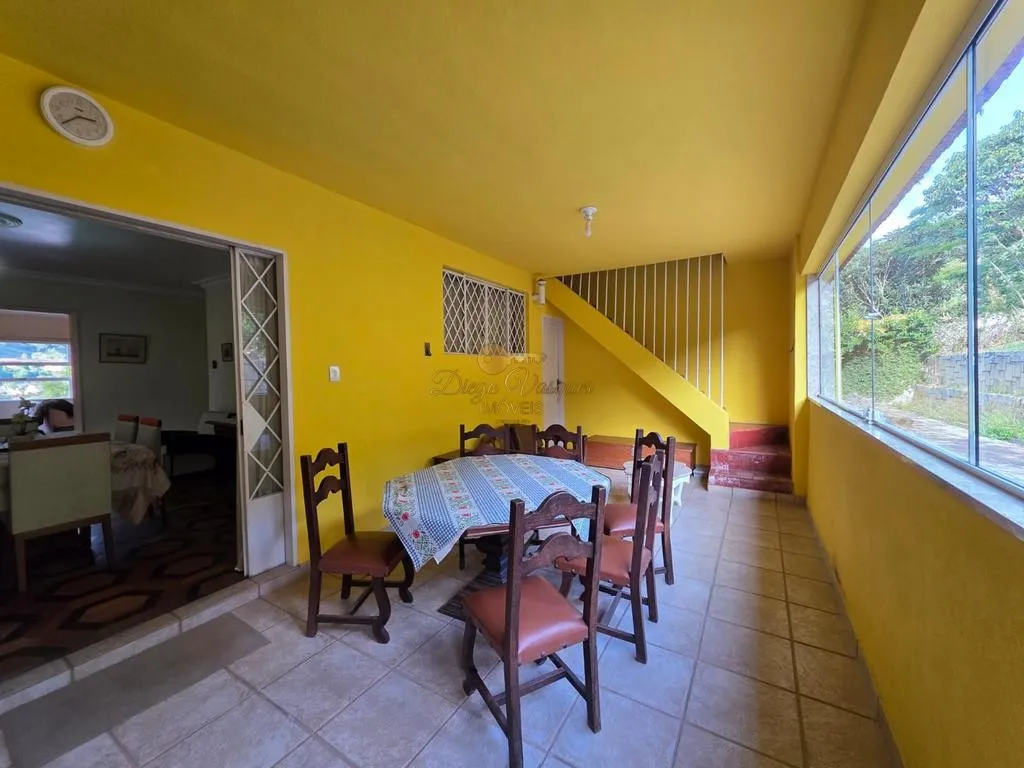 Imagem Casa para Venda em Teresópolis / RJ no bairro Golfe
