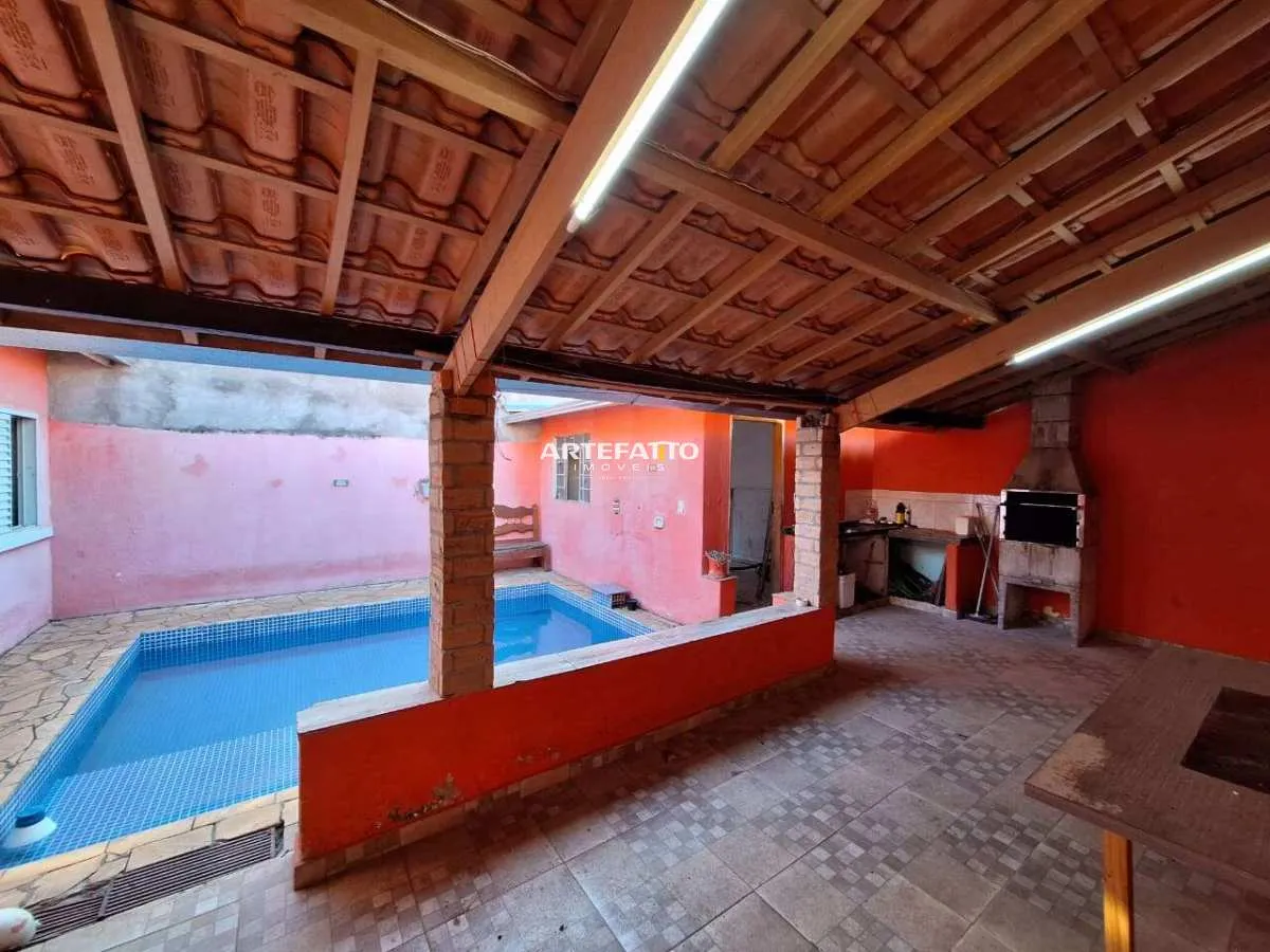 Foto do imóvel Casa à venda com piscina no Pq do Horto