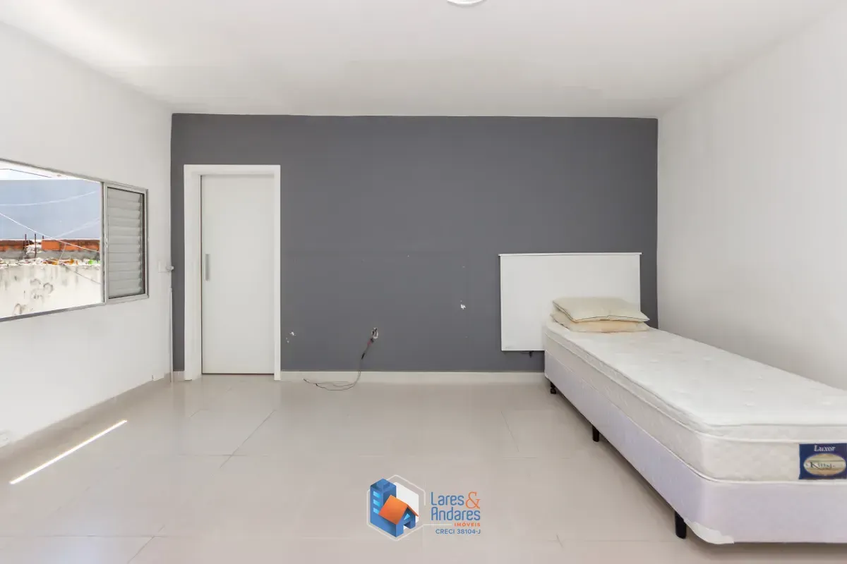 Imagem Sobrado para venda em Vila Zat com 4 quartos, sendo 2 suítes, 300m²