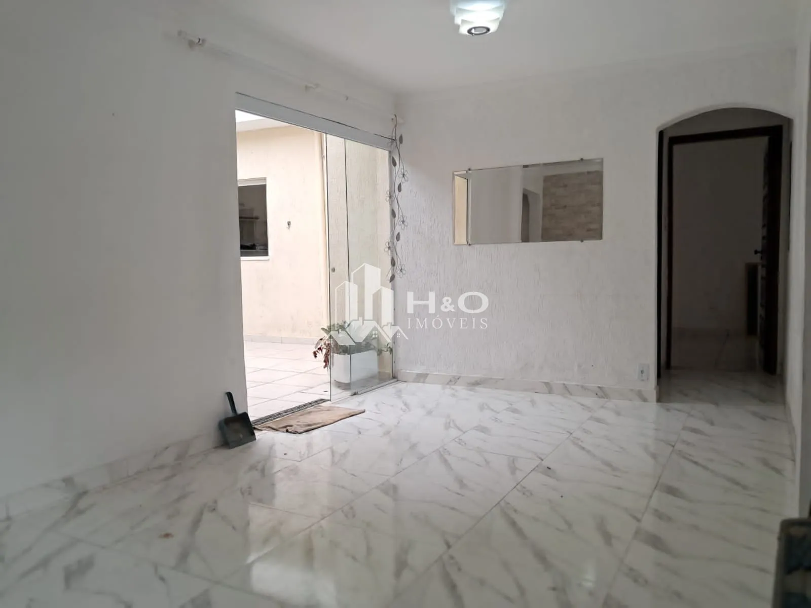 Imagem Oportunidade, Casa Térrea Ampla na Mooca com Churrasqueira, Closet e Quintal - Conforto e Versatilidade para Sua Família