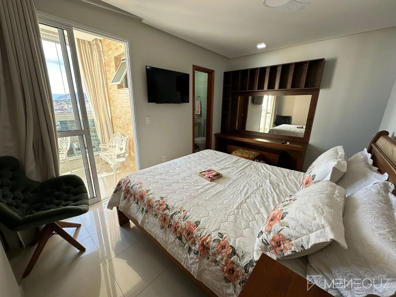 Imagem Apartamento 3 quartos a venda na orla da Praia do Morro, totalmente mobiliado
