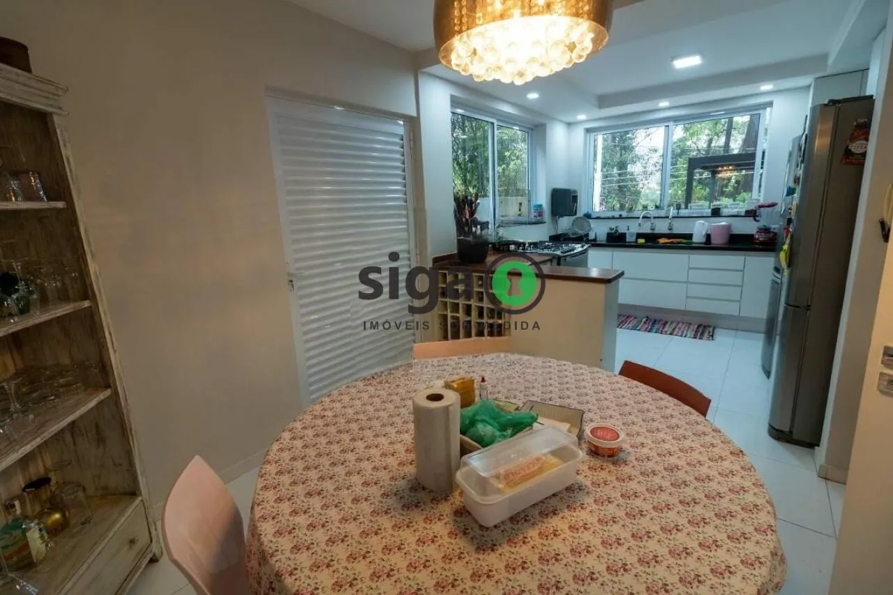 Imagem Casa à venda com 323m², 4 quartos e 3 vagas