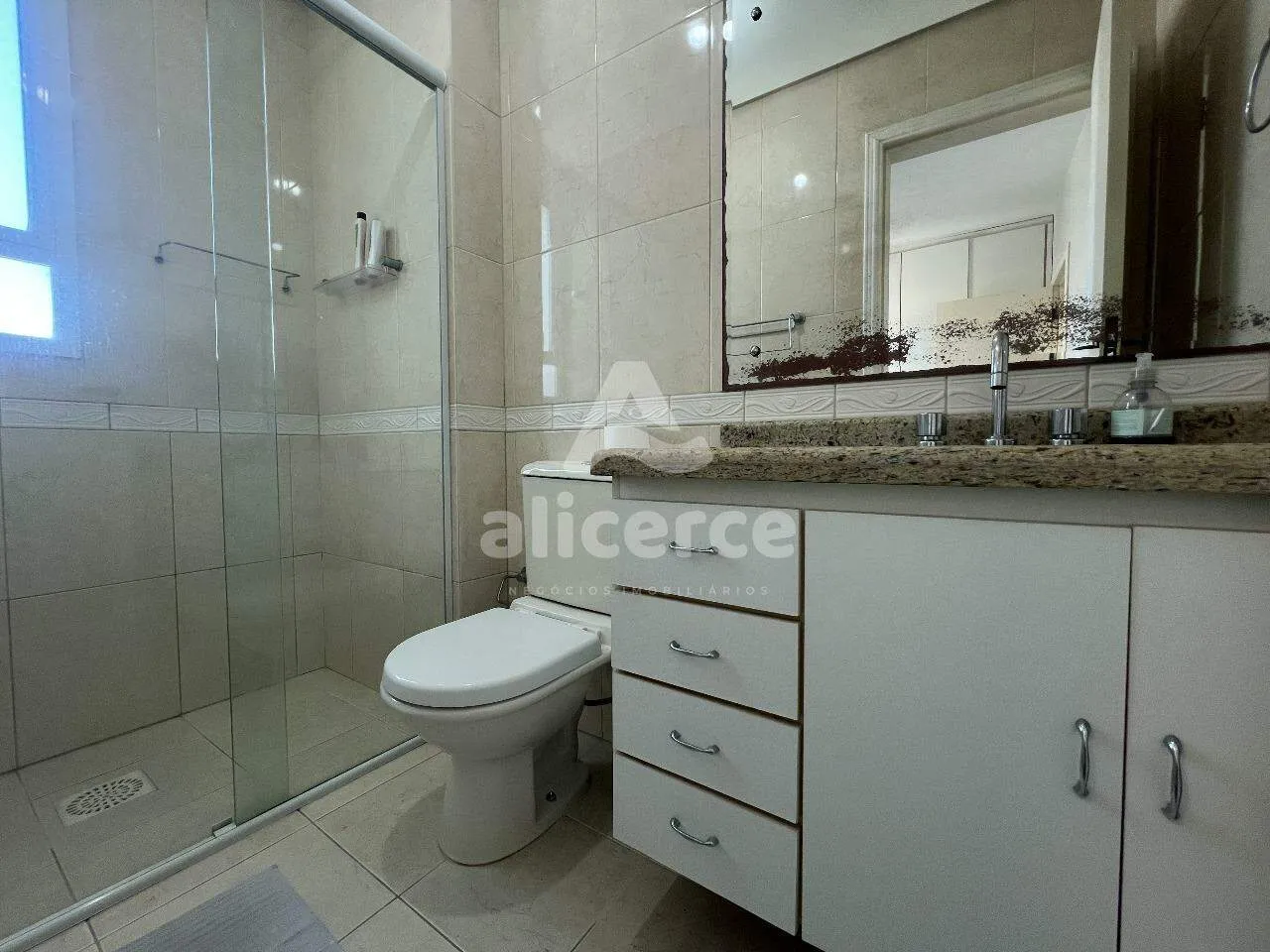 Imagem Apartamento à venda com 2 quartos 1 suíte, 64,44m² em Praia Brava Florianópolis