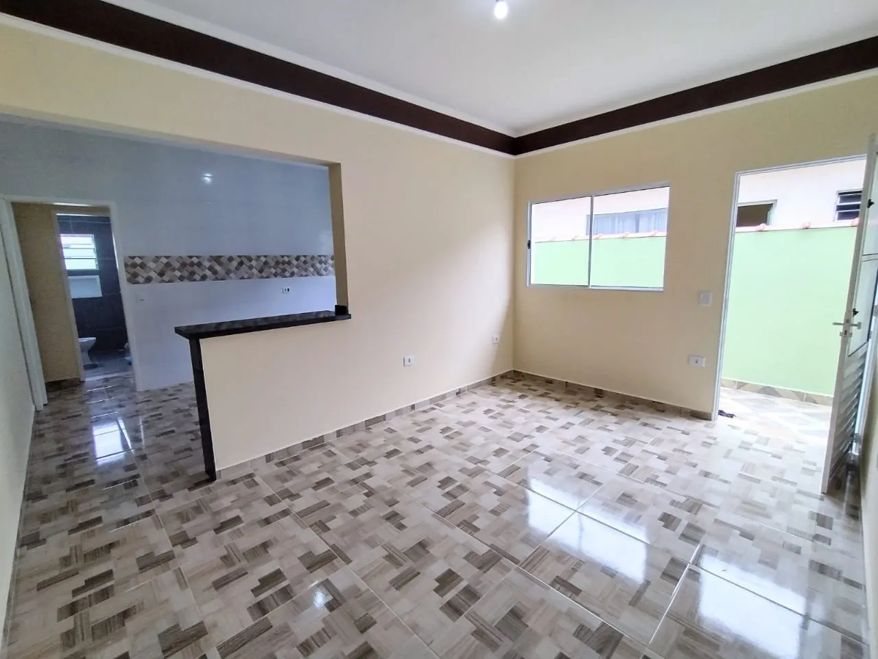Imagem Casa para Venda em Mongaguá, Itaóca, 2 dormitórios, 1 suíte, 2 banheiros, 2 vagas