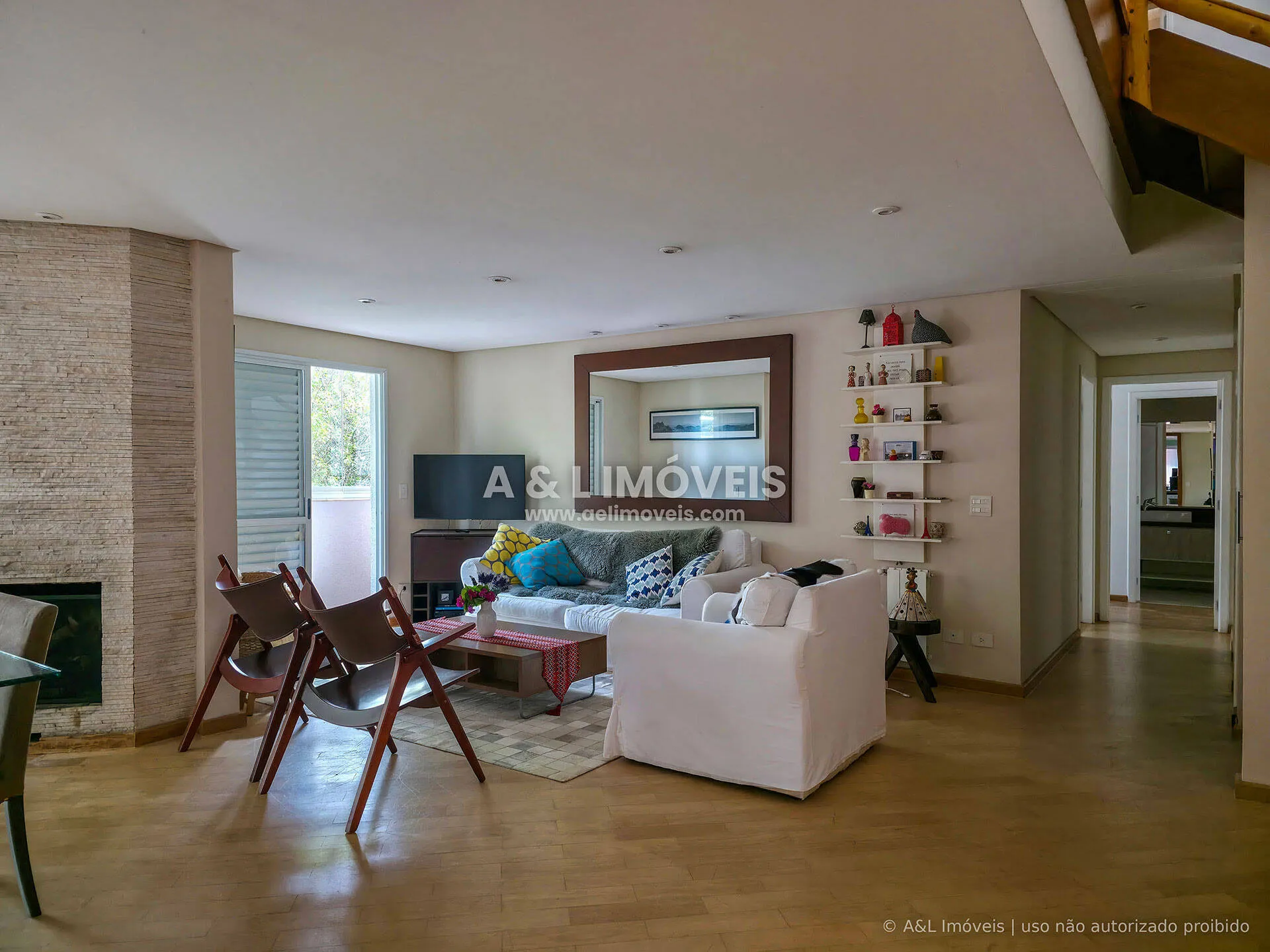 Imagem Duplex Vila Capivari, Campos do Jordão - 229 m², 4 Dorms., 3 Vagas