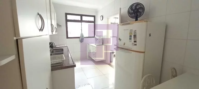 Imagem Amplo apartamento em Pitangueiras!!!
