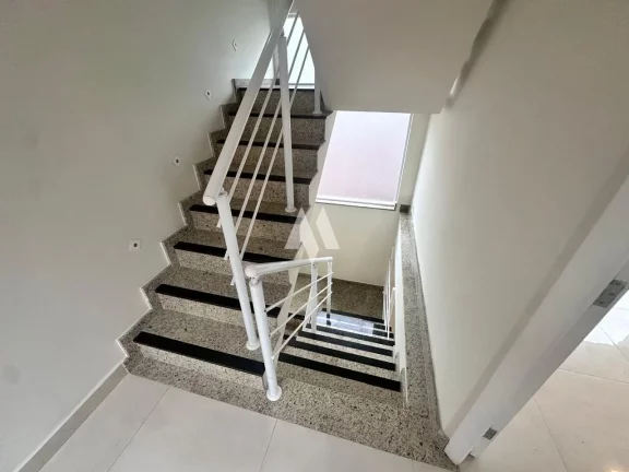 Imagem Casa Tríplex à Venda – Alto Padrão no Bairro Aparecida, Grande oportunidade.....