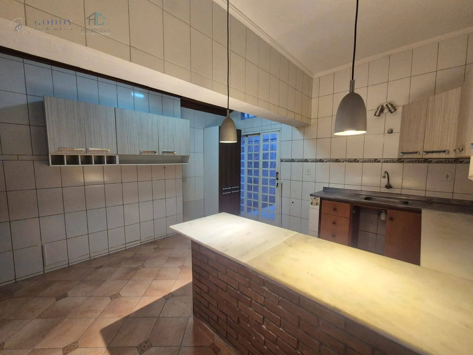 Imagem Casa Versátil para Negócios no São Benedito, Pindamonhangaba - SP