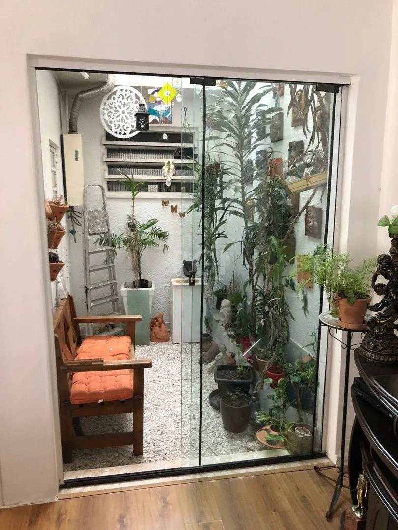 Imagem Casa para Venda com 3 dormitórios, sendo 1 suites e 3 vagas no bairro Guarujá