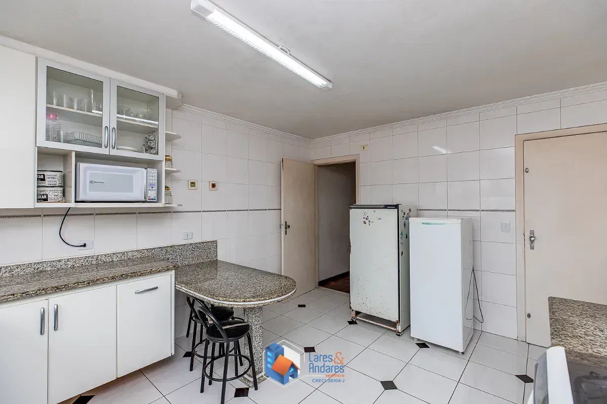 Imagem Sobrado para venda em Jardim Umuarama com 3 quartos, sendo 1 suíte, 396m²