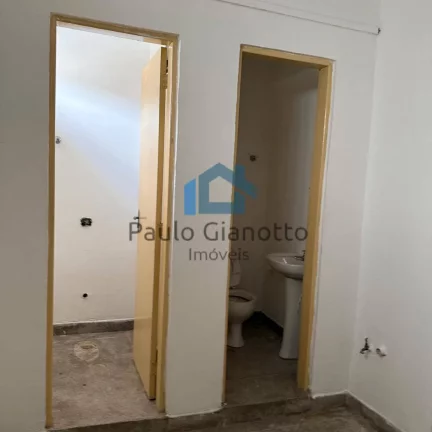 Imagem Sala Comercial com 104 m2 no Centro de Cotia